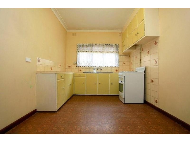 594 Kemp Street, Lavington NSW 2641