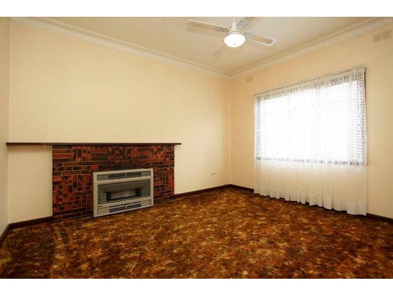 594 Kemp Street, Lavington NSW 2641