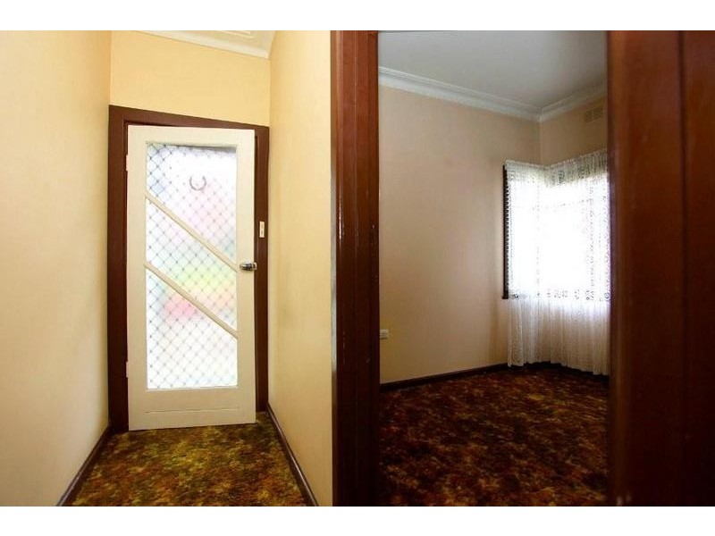 594 Kemp Street, Lavington NSW 2641