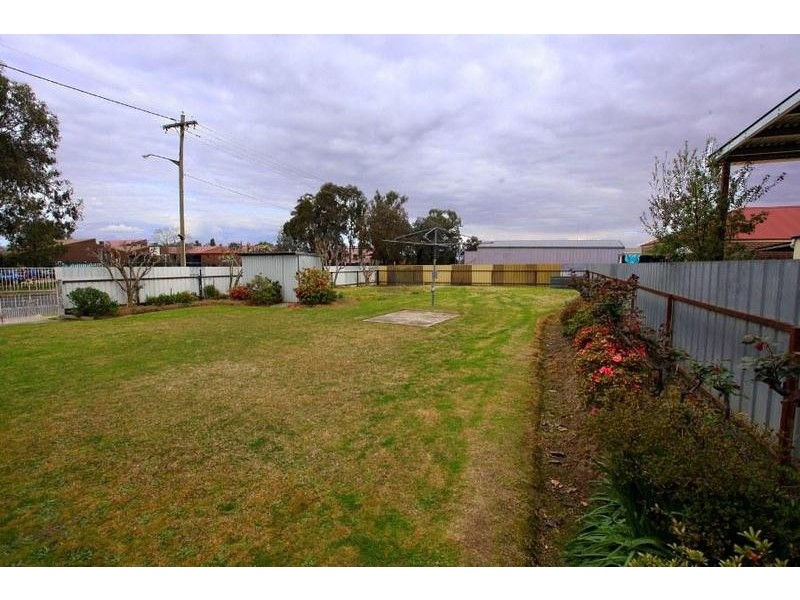 594 Kemp Street, Lavington NSW 2641