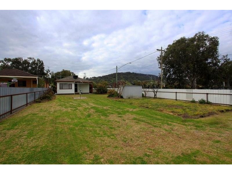 594 Kemp Street, Lavington NSW 2641