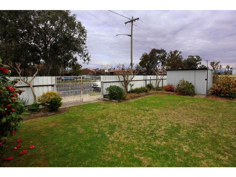 594 Kemp Street, Lavington NSW 2641