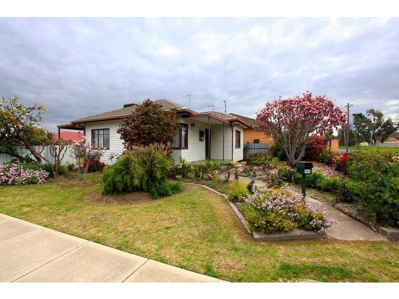 594 Kemp Street, Lavington NSW 2641
