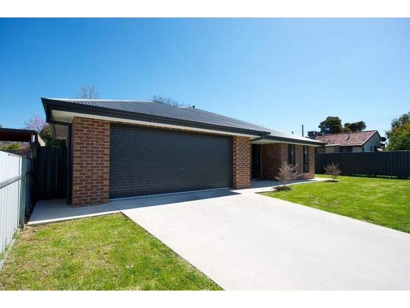 435 Bevan Street, Lavington NSW 2641