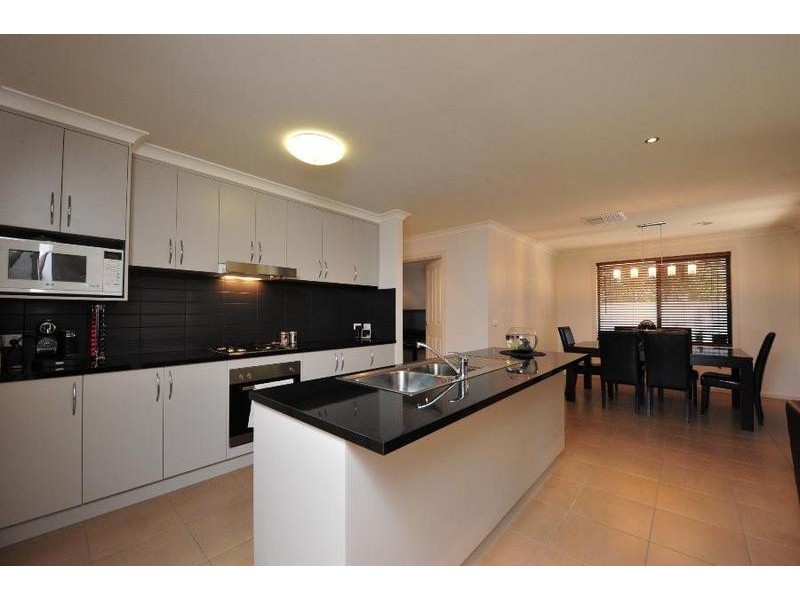 435 Bevan Street, Lavington NSW 2641