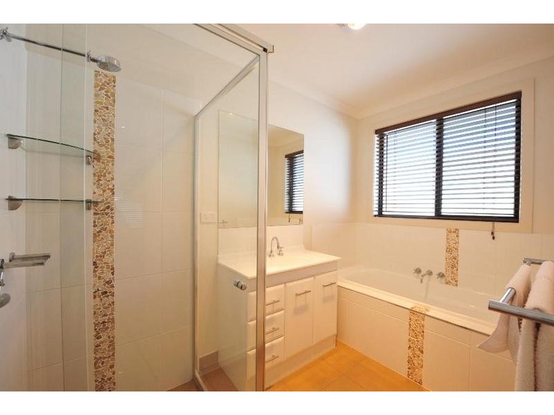 435 Bevan Street, Lavington NSW 2641