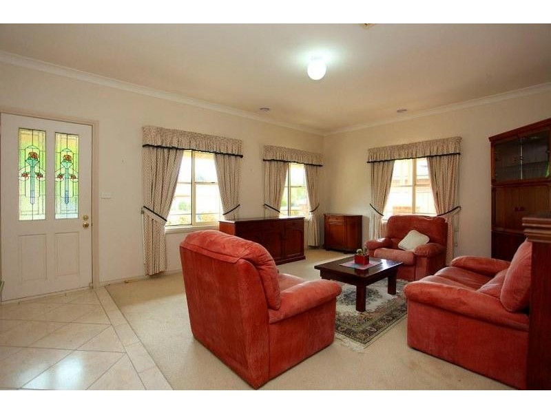 30 Hallam Street, Lavington NSW 2641