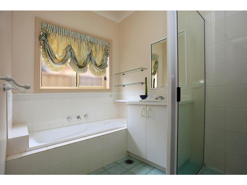 30 Hallam Street, Lavington NSW 2641