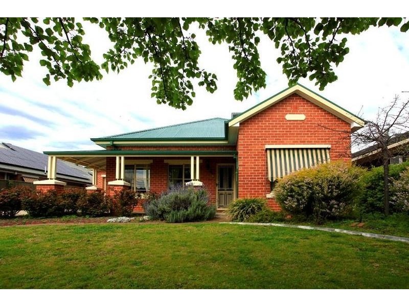 30 Hallam Street, Lavington NSW 2641