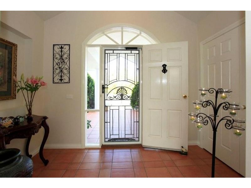 41 Doulton Drive, West Albury NSW 2640