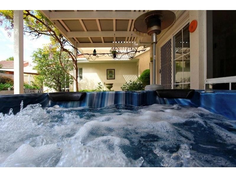 41 Doulton Drive, West Albury NSW 2640