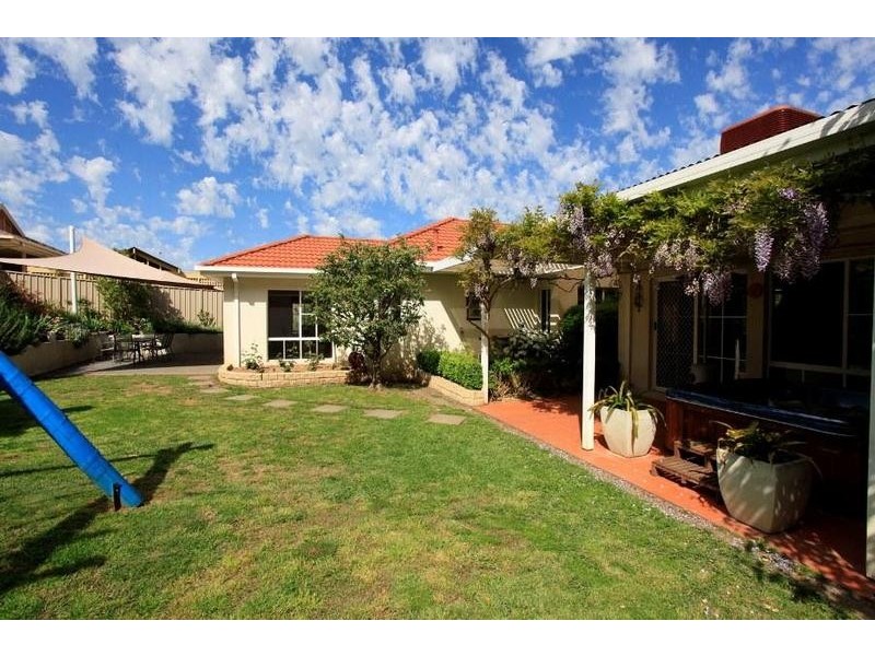 41 Doulton Drive, West Albury NSW 2640