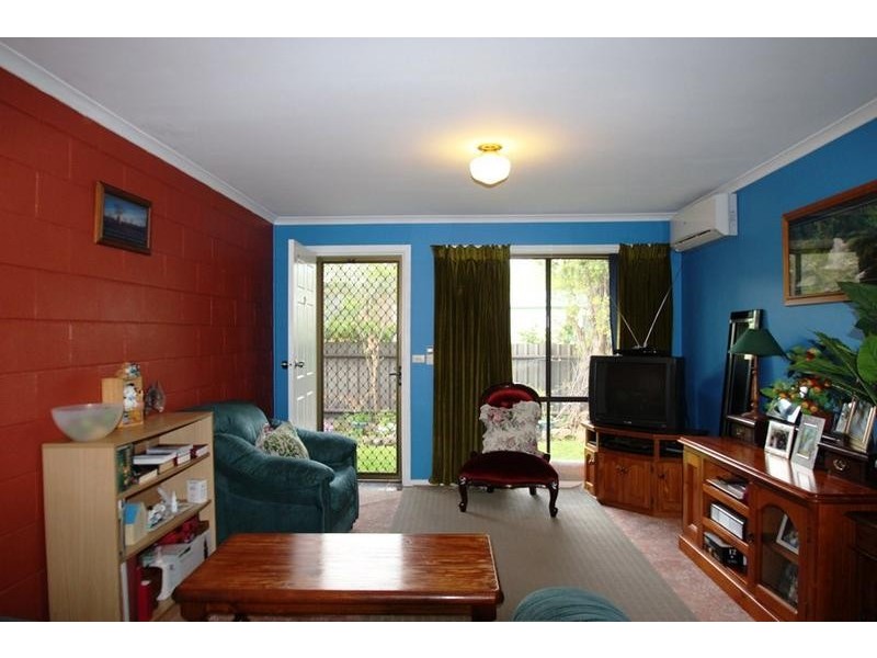 2/610 Kemp Street, Lavington NSW 2641