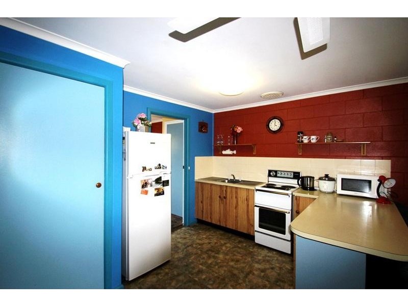 2/610 Kemp Street, Lavington NSW 2641