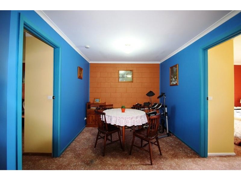 2/610 Kemp Street, Lavington NSW 2641