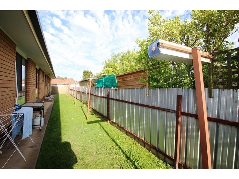 2/610 Kemp Street, Lavington NSW 2641