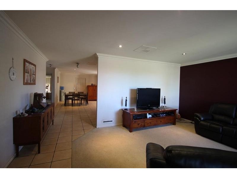 26 Honeysuckle Street, Thurgoona NSW 2640