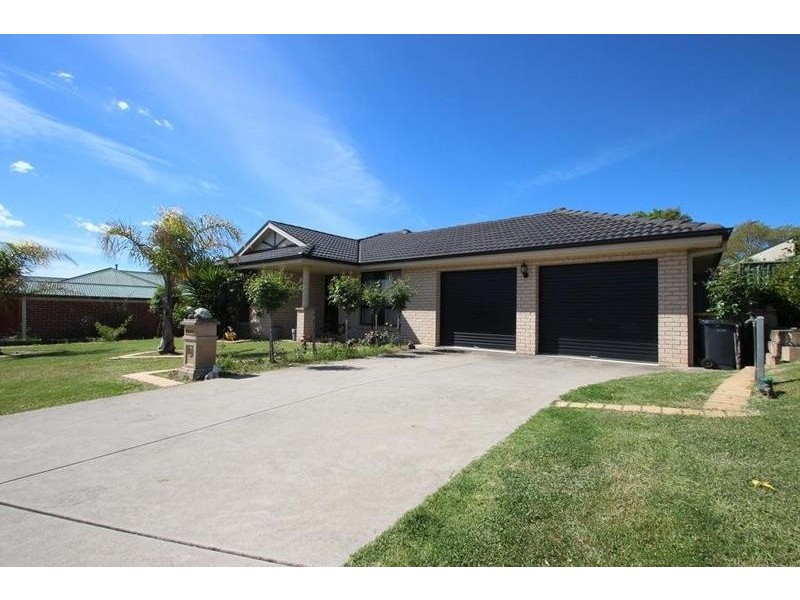 26 Honeysuckle Street, Thurgoona NSW 2640