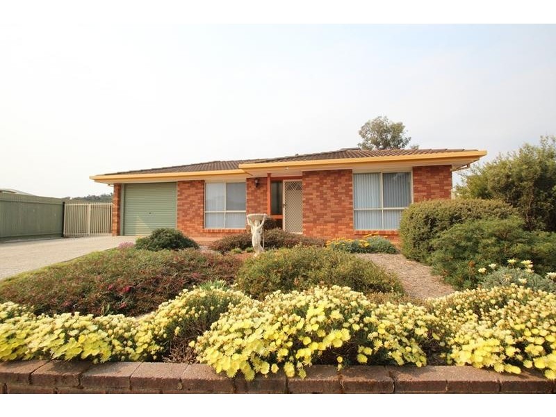 23 Renwick Court, Lavington NSW 2641