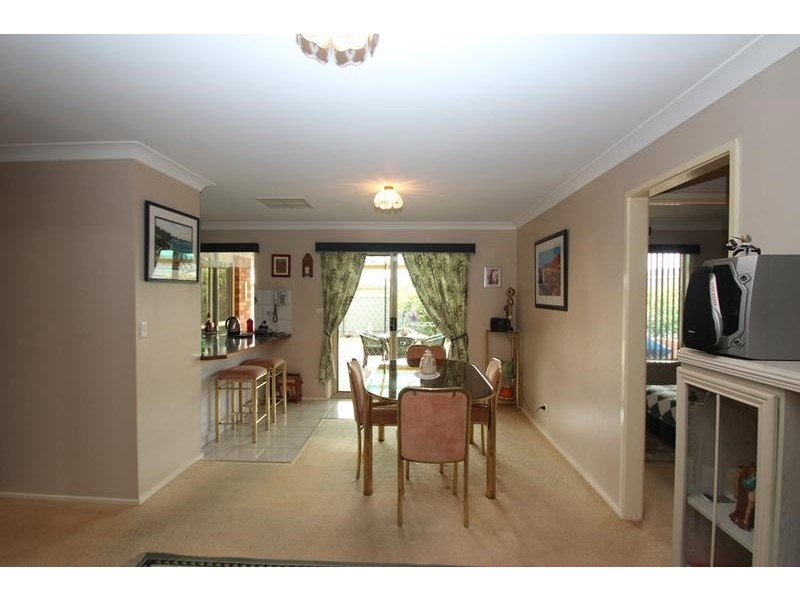 23 Renwick Court, Lavington NSW 2641