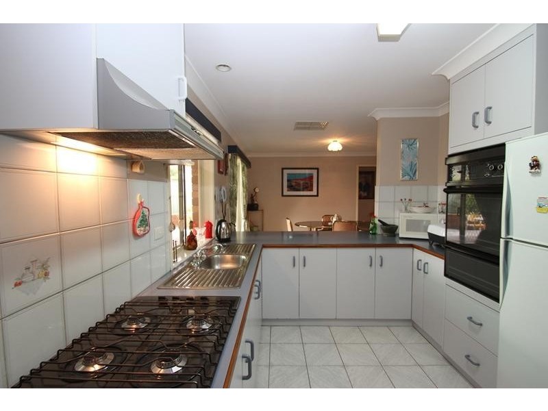 23 Renwick Court, Lavington NSW 2641