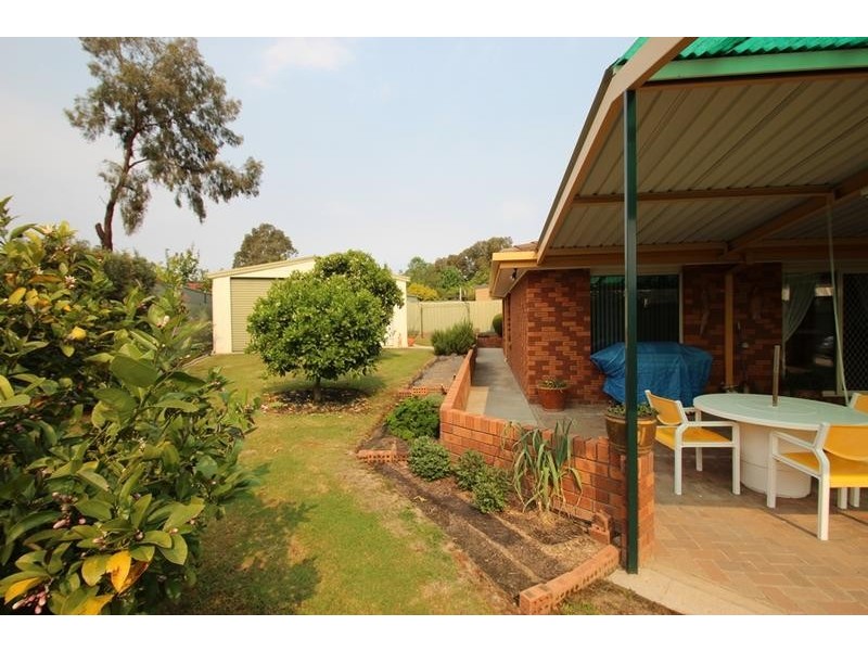 23 Renwick Court, Lavington NSW 2641