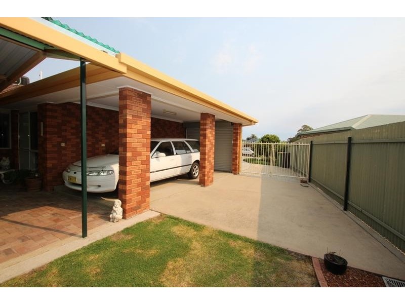 23 Renwick Court, Lavington NSW 2641