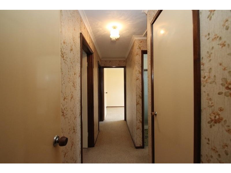 570 Kemp Street, Lavington NSW 2641