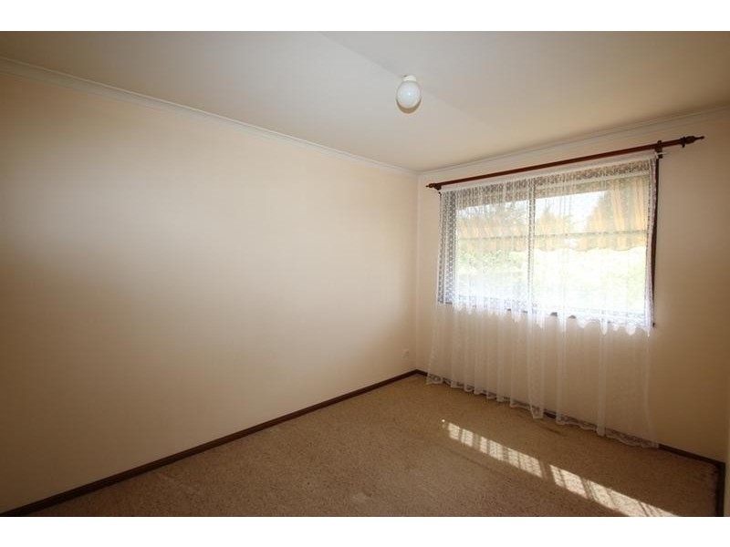 570 Kemp Street, Lavington NSW 2641