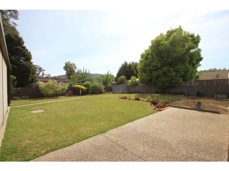 570 Kemp Street, Lavington NSW 2641