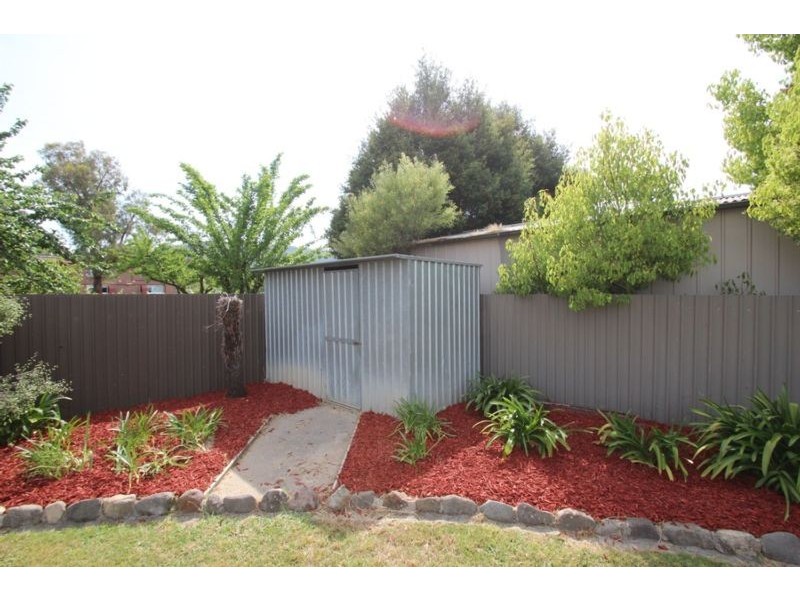 570 Kemp Street, Lavington NSW 2641