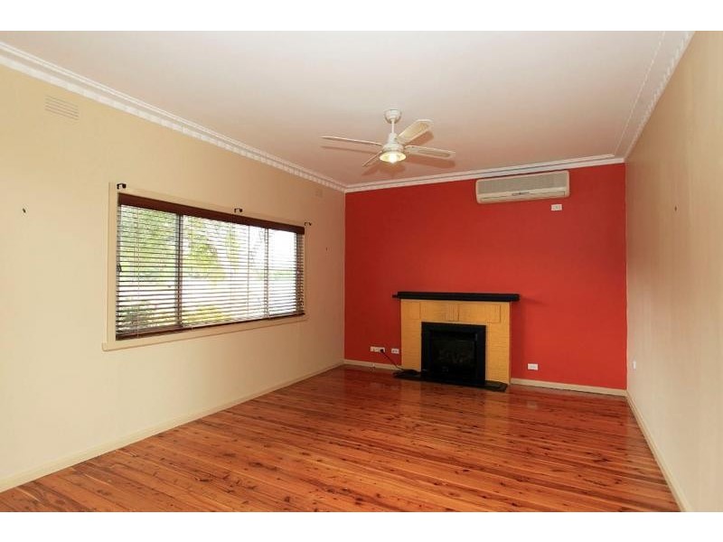 557 Brown Street, Lavington NSW 2641