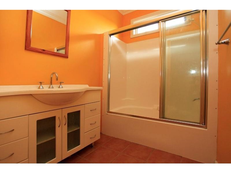 557 Brown Street, Lavington NSW 2641