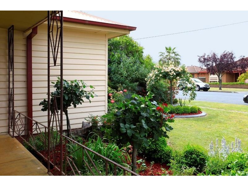 557 Brown Street, Lavington NSW 2641