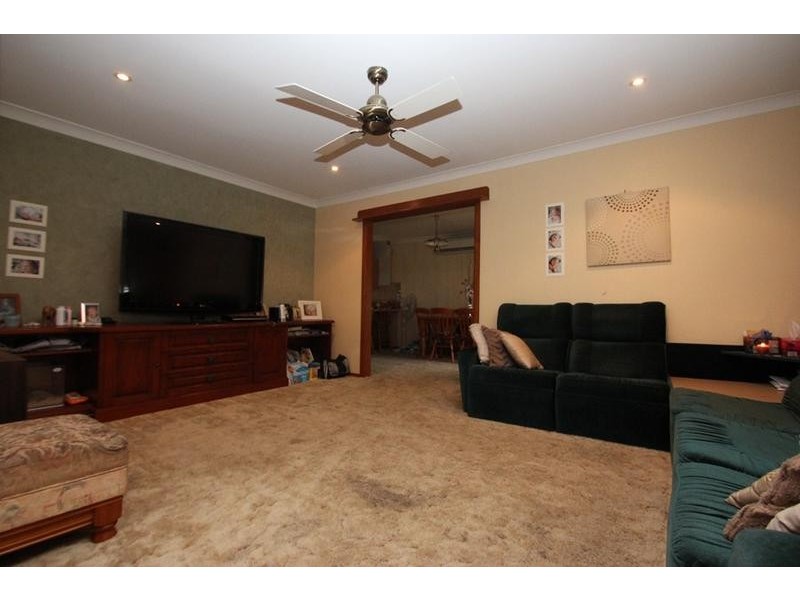 318 Sutherland Street, Lavington NSW 2641