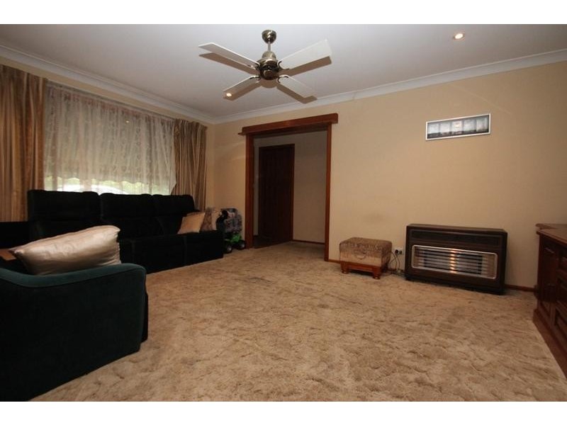 318 Sutherland Street, Lavington NSW 2641