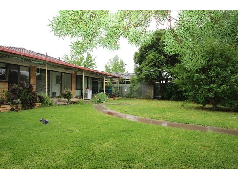 318 Sutherland Street, Lavington NSW 2641