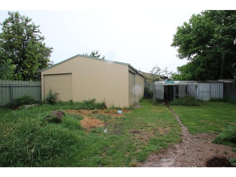 318 Sutherland Street, Lavington NSW 2641