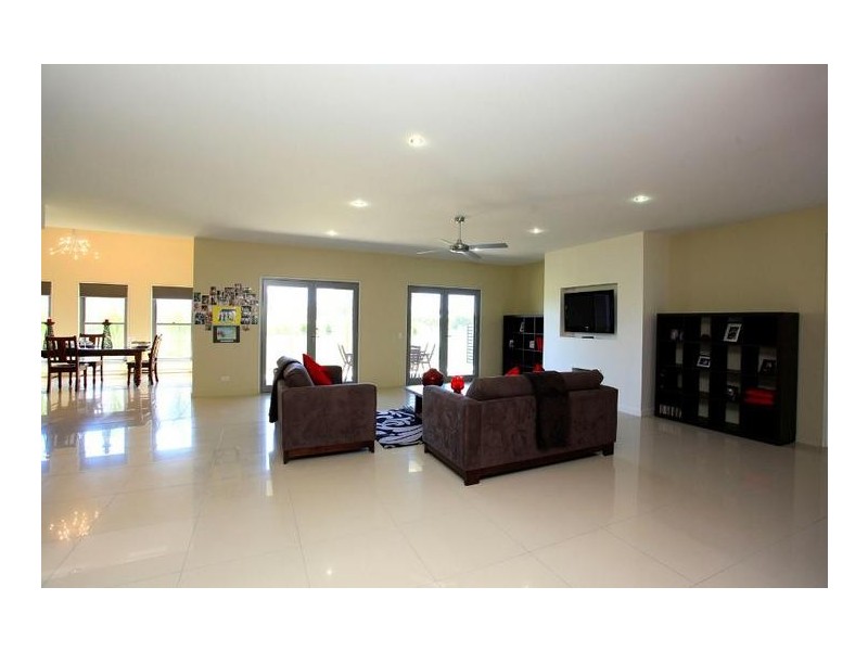 26 Carisbrook Court, Table Top NSW 2640