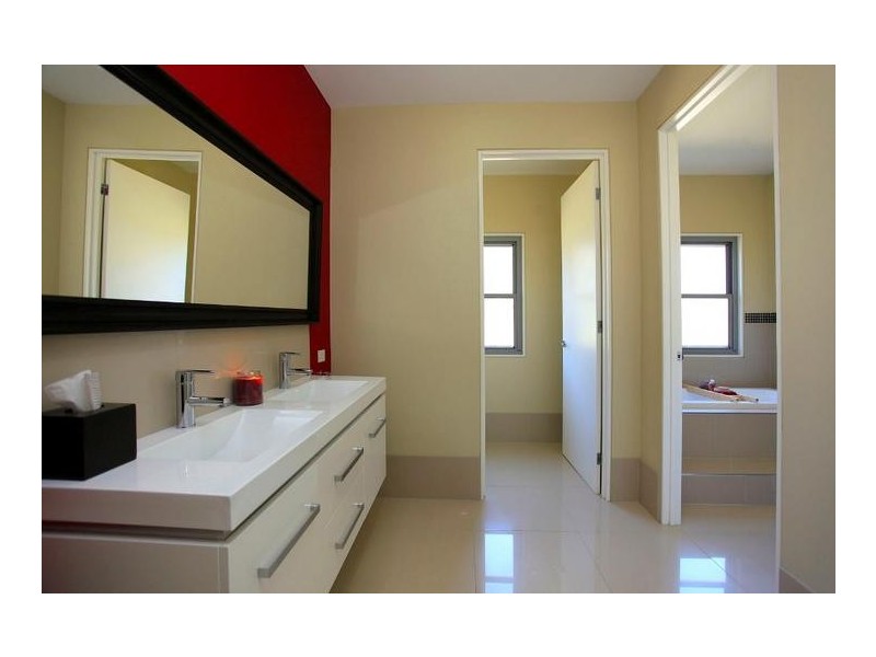 26 Carisbrook Court, Table Top NSW 2640