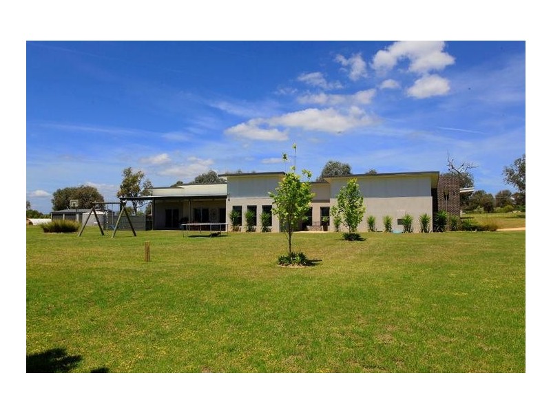 26 Carisbrook Court, Table Top NSW 2640