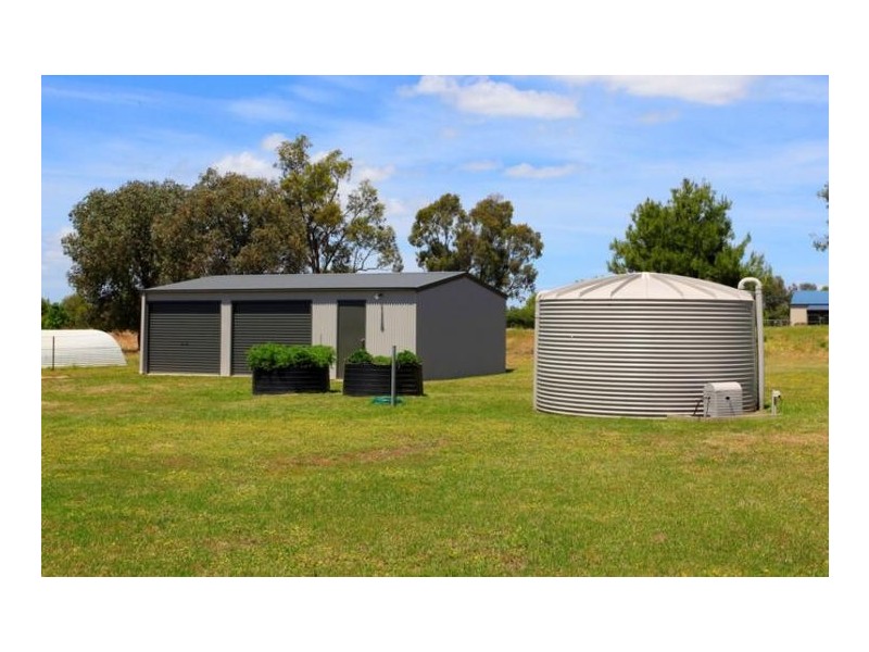 26 Carisbrook Court, Table Top NSW 2640