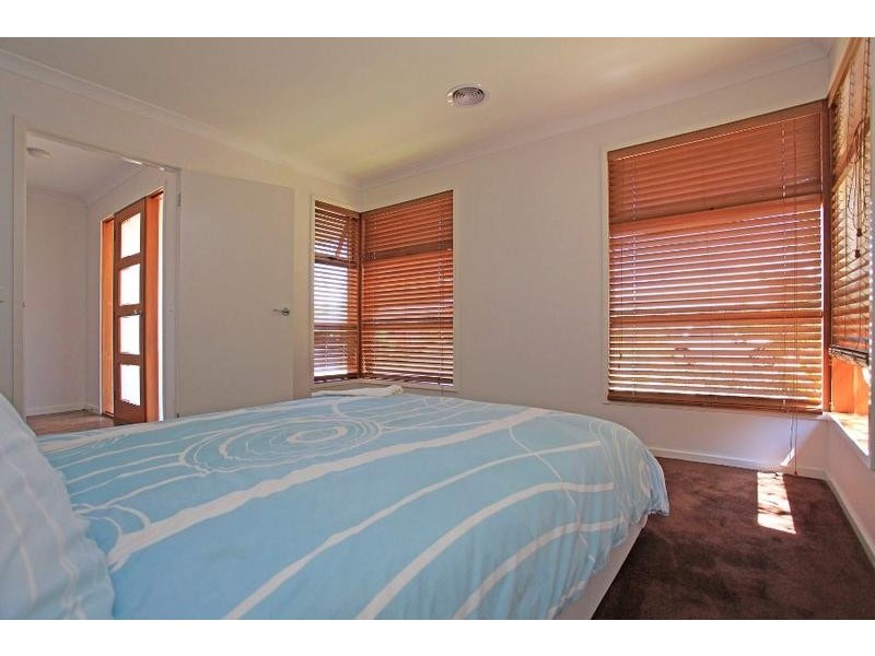 69 Robbins Drive, East Albury NSW 2640