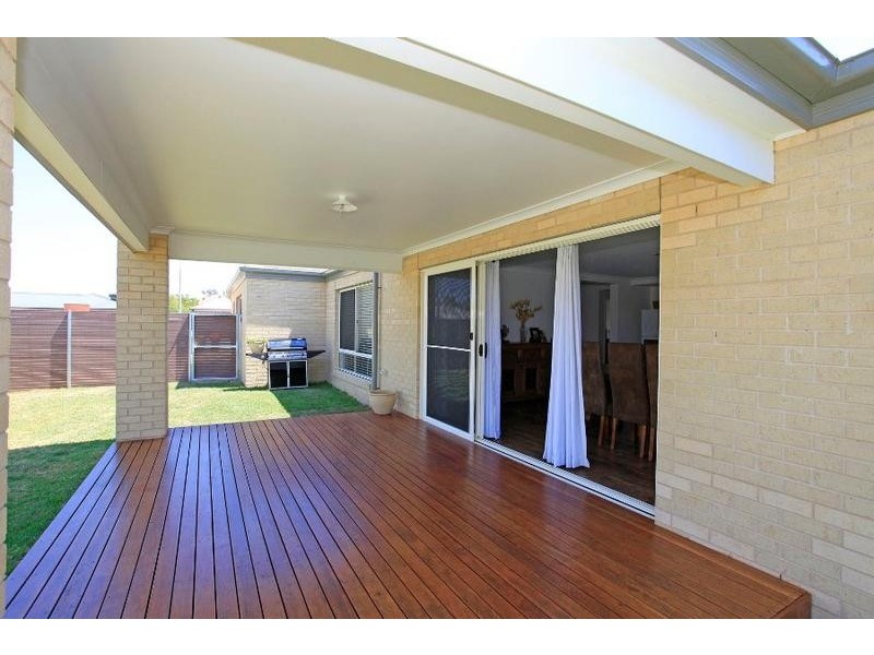69 Robbins Drive, East Albury NSW 2640