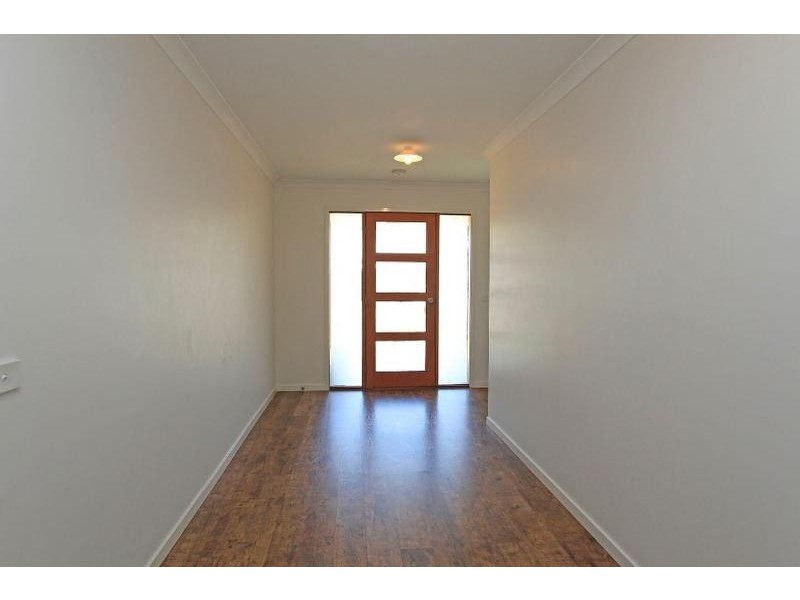 69 Robbins Drive, East Albury NSW 2640