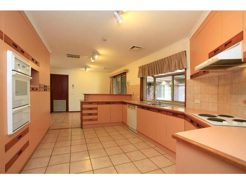 13 Worsley Place, Lavington NSW 2641