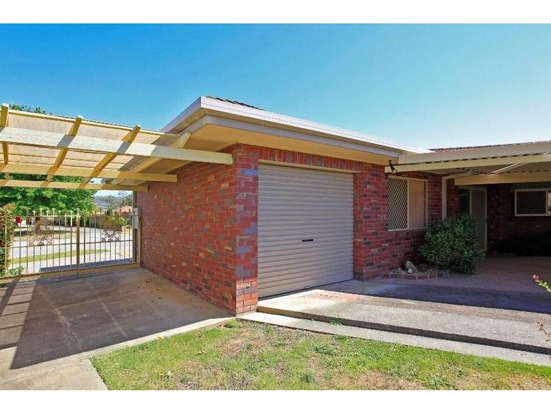 13 Worsley Place, Lavington NSW 2641