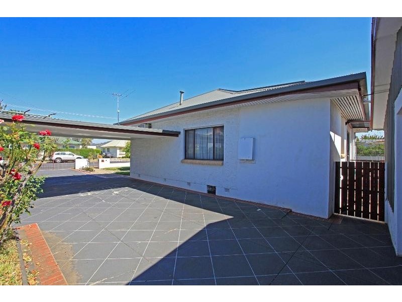 1068 Alemein Avenue, North Albury NSW 2640