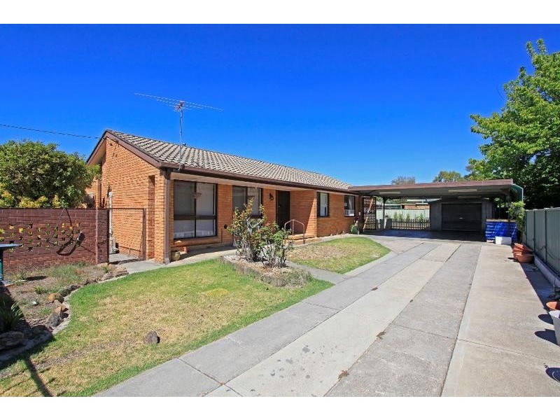 351 Sutherland Street, Lavington NSW 2641