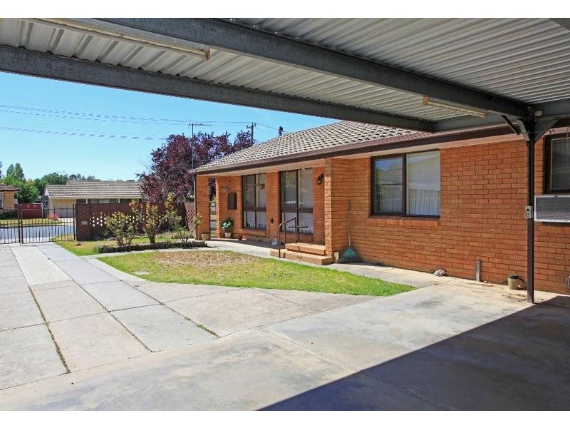 351 Sutherland Street, Lavington NSW 2641